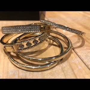 Set of 5 ANN TAYLOR gold bracelets